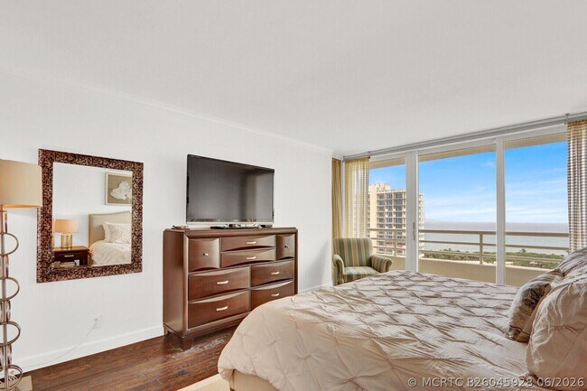 Building Photo - 4201 N Ocean Blvd