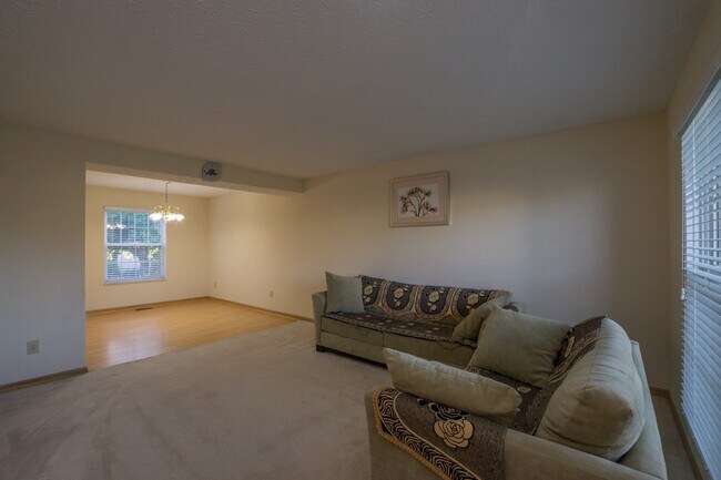 Building Photo - 6657 Delburn Ct