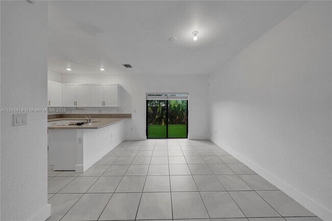 Building Photo - 18320 SW 148th Rd