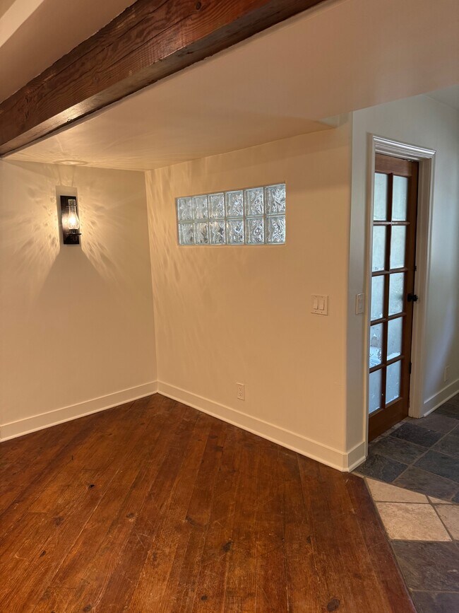 Building Photo - 1440 Old Topanga Canyon Rd