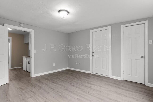 Building Photo - 3905 Hay Ave