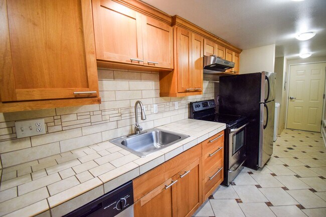 Building Photo - 22-128