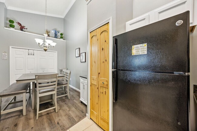 Building Photo - Coastal Condo Living in Gated Fernandina B...