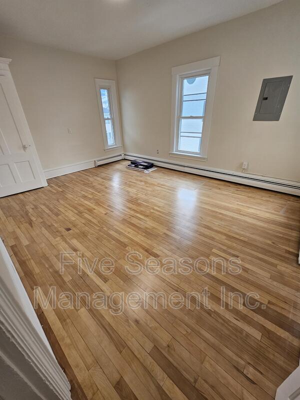 Building Photo - 16-18 Loomis Street - 2