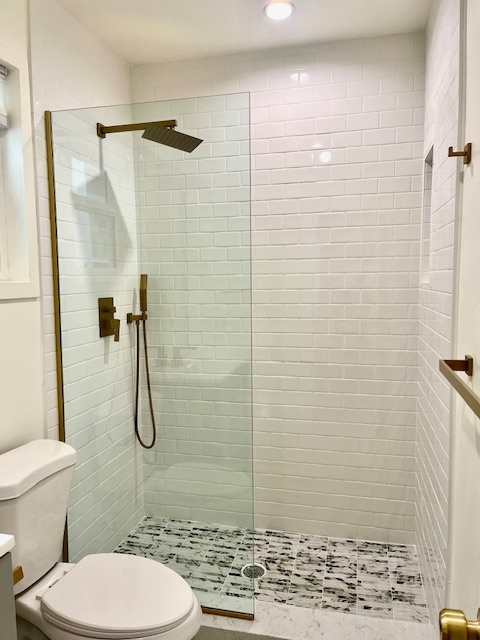 walk-in shower - 10572 1/2 Ayres Ave