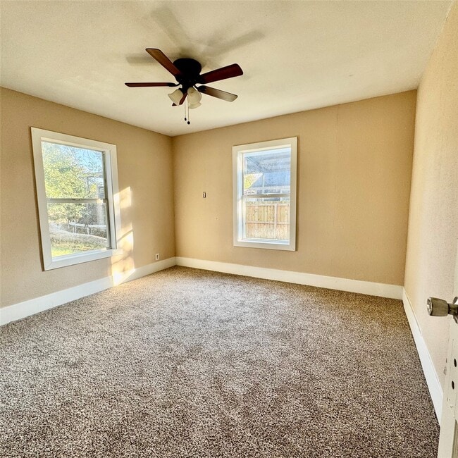 Building Photo - 109 Gossett St