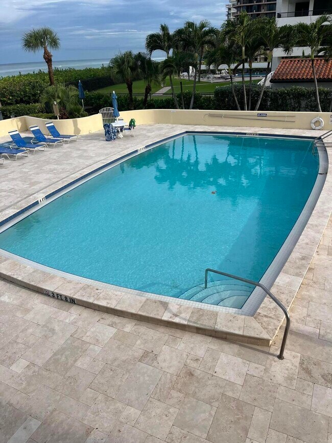 Building Photo - 603 Ocean Dr