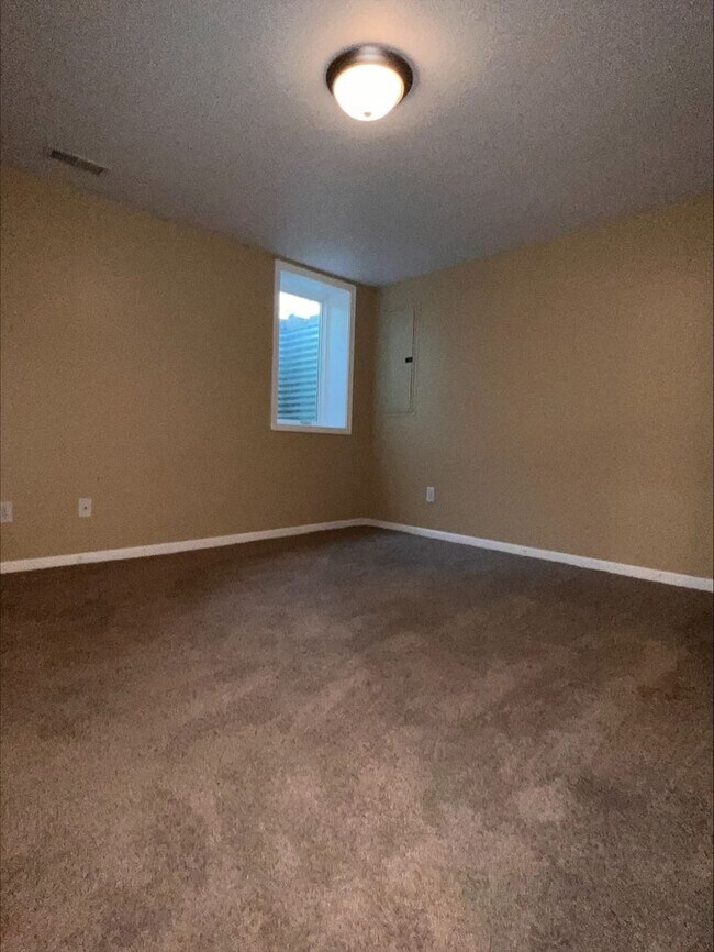 Building Photo - Coming Soon!!! Spacious 5 bedroom House Wi...