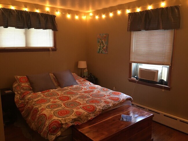 Building Photo - 2 Bedroom Apartment in Heart of Oakley