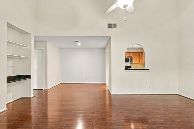 Building Photo - 1100 Augusta Dr