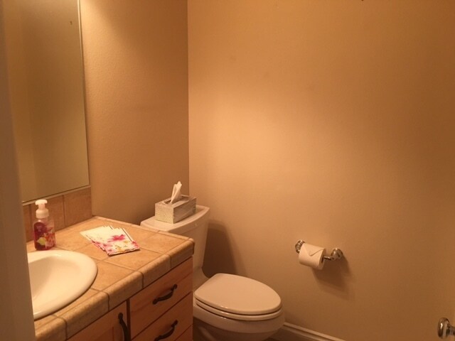 Building Photo - Fully Furnished Home