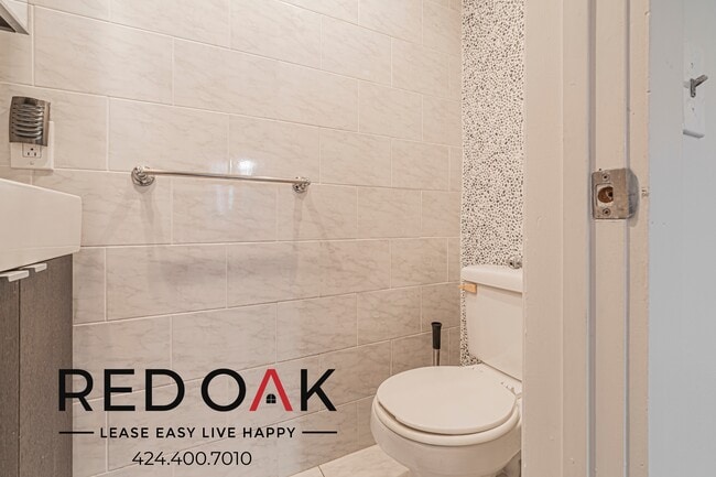 Building Photo - 2421 California Ave