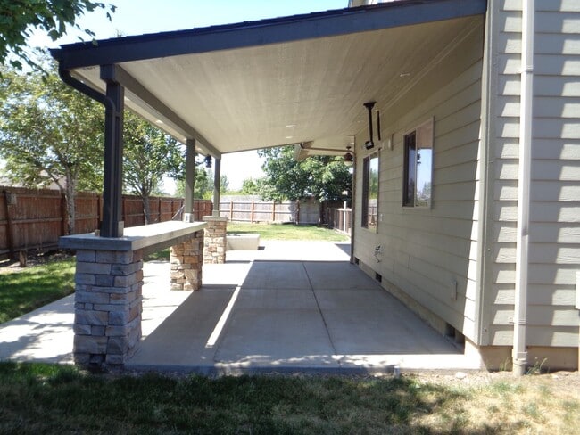 Building Photo - Must See 3 Bedroom Home with Fenced Yard!