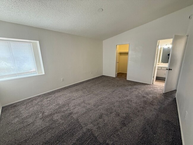 Building Photo - Victorville-3 Bedroom2 Bathrooms,2 Story Home, New Paint, New Carpet,