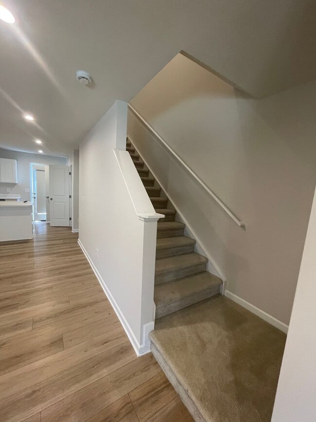Building Photo - You’ve Got to See This Rental!