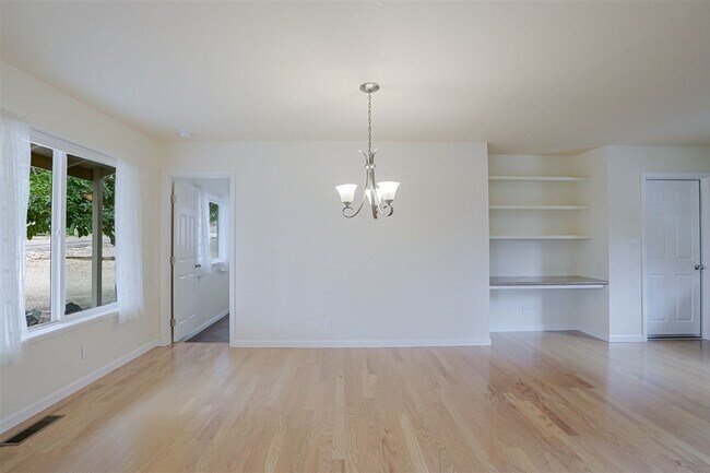 Building Photo - 2111 Nolte Dr