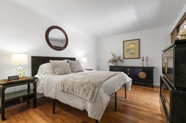 Building Photo - 530 Rockaway Beach Ave