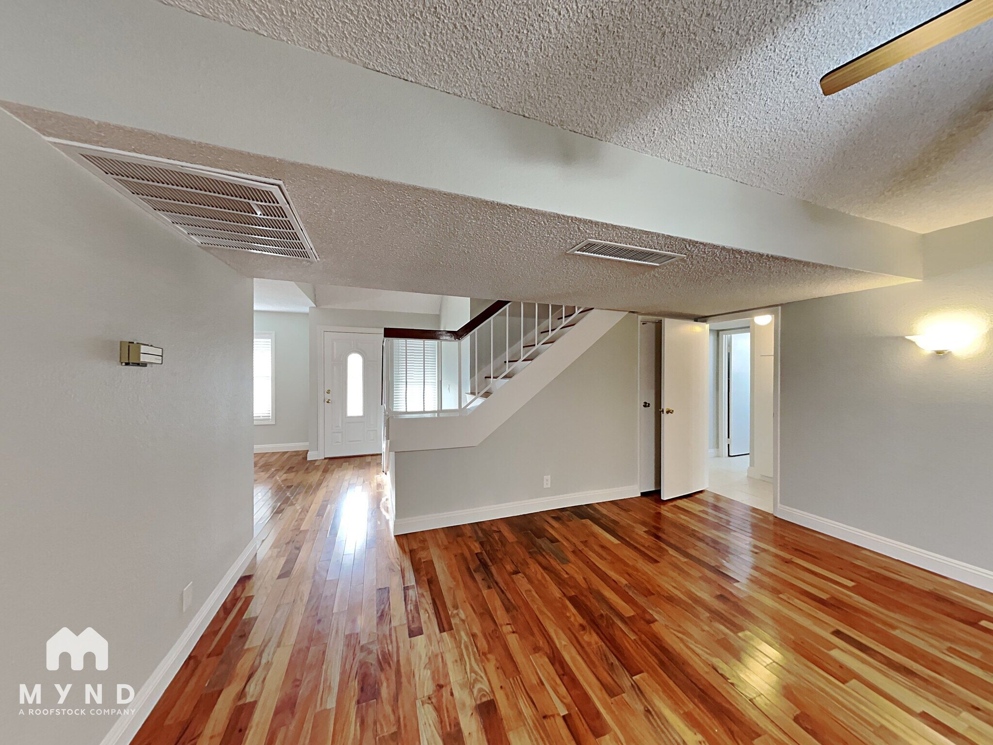 Building Photo - 7052 Acorn Ct