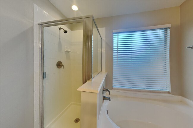 Building Photo - 10210 E Summit Canyon Dr