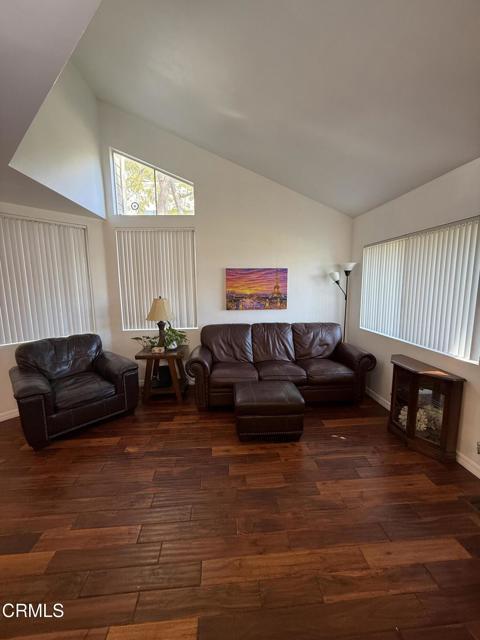 Building Photo - 137 E Scott St