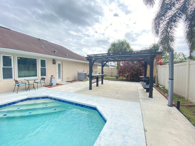 Building Photo - 4955 Southfork Ranch Dr