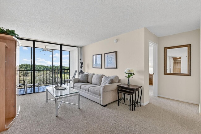 Primary Photo - 7835 Lakeside Blvd