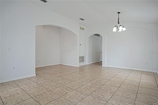 Building Photo - 522 Kildrummy Dr