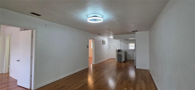 Building Photo - 1433 S Belcher Rd