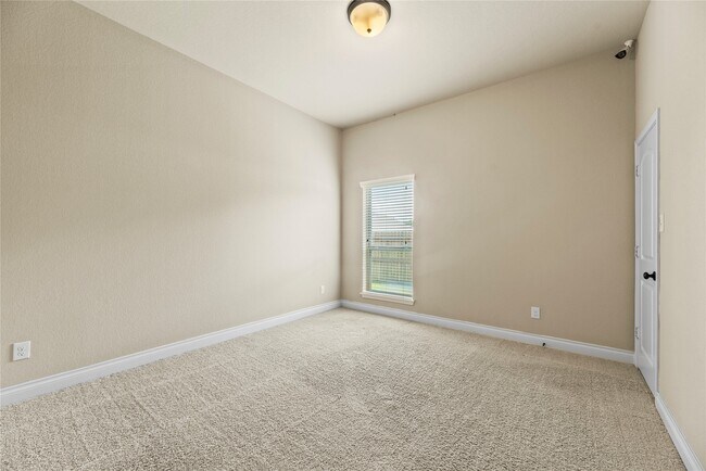 Building Photo - 5335 Stoneridge Ct