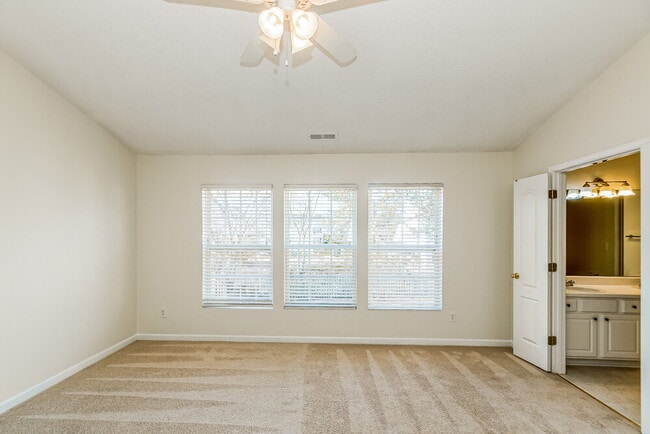 Building Photo - 225 Honeywell Way