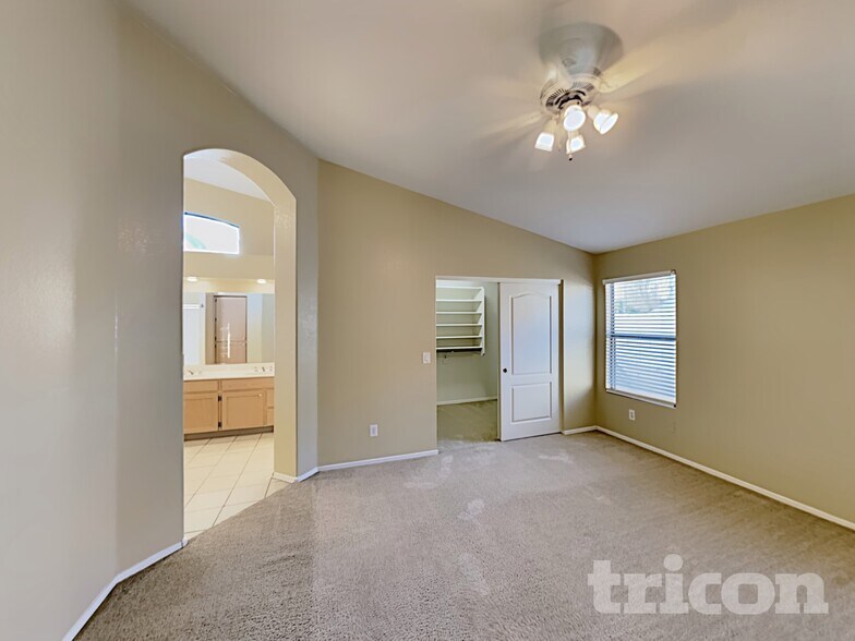 Building Photo - 3021 S Woodruff