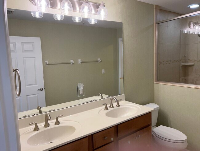 Building Photo - 7511 Oakshade Cir