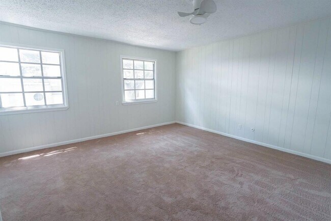 Building Photo - 1255 Witte Rd