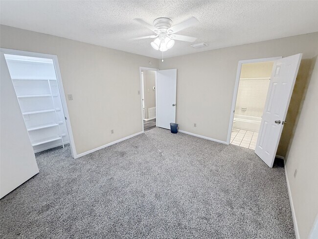 Building Photo - 14411 Cypress Leaf Dr