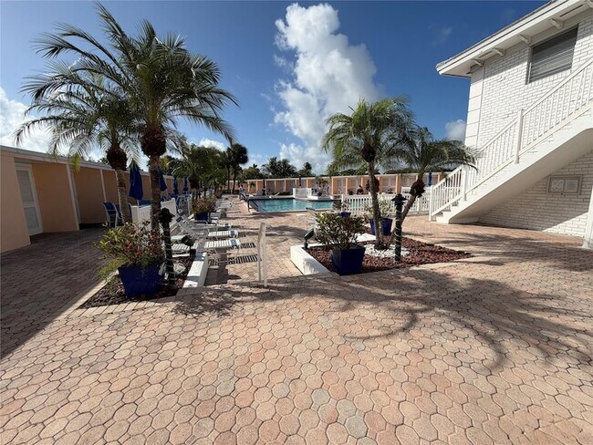 Building Photo - 2151 NE 68th St