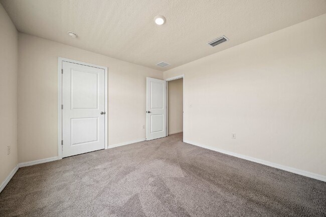 Building Photo - ***AVAILABLE FOR TOURS NOVEMBER/Beautiful Modern 5 Bed/3 bath/Exclusive Graystone Hills Community