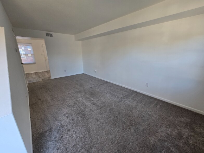 Building Photo - 2650 Wayside Dr