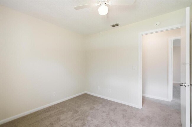 Building Photo - 8 Blakeport Ln