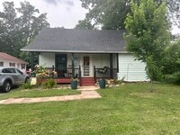 Building Photo - 841 Cherry St