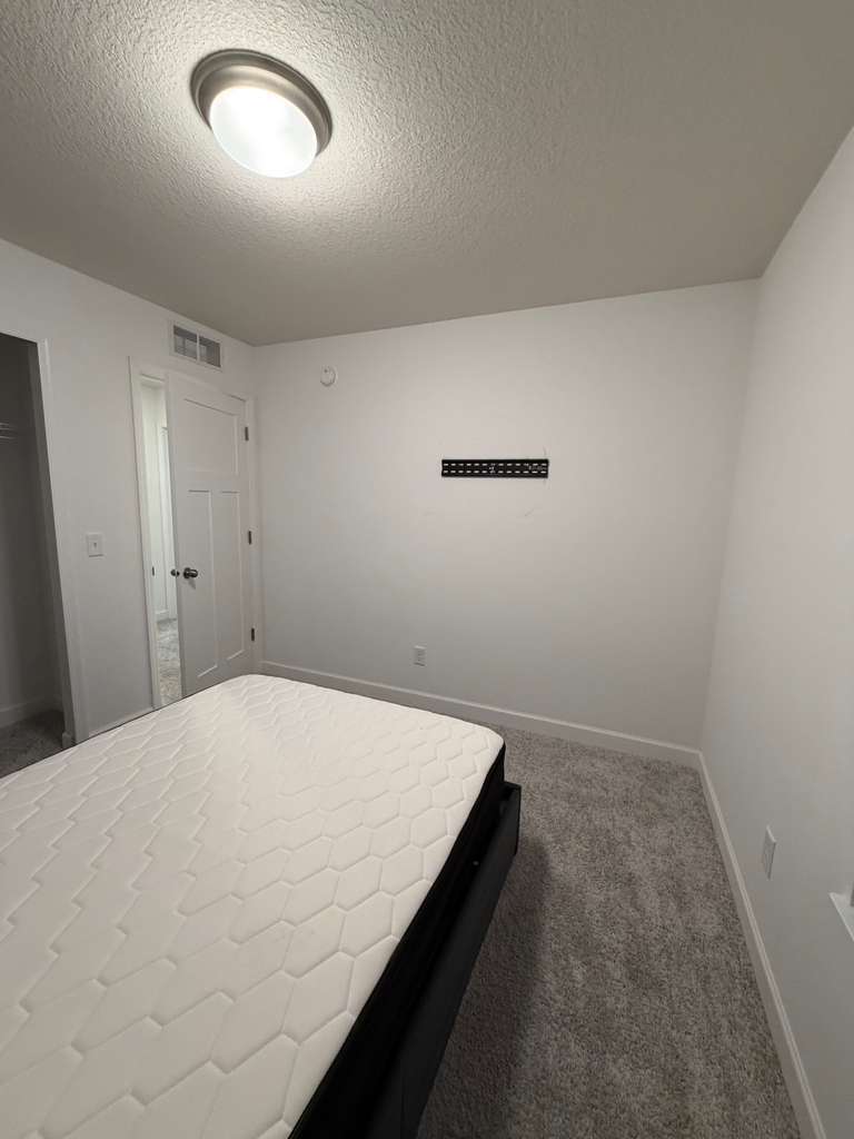 Building Photo - 10604 Heron Ave S