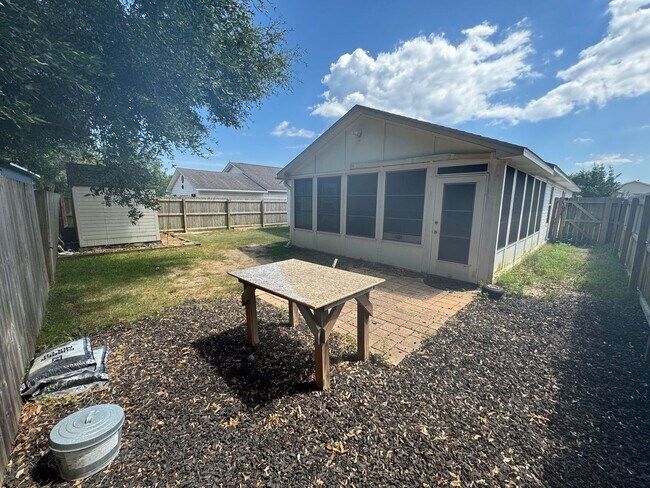 Building Photo - West Pensacola - Emerald Shores - 3 bedroom, 2 bathroom with enclosed sunroom