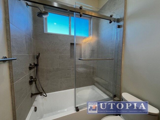 Building Photo - Beautiful 3 Bedroom, 3 Bathroom Duplex Unit Located on the Upper Westside of Santa Cruz. Brand ne...