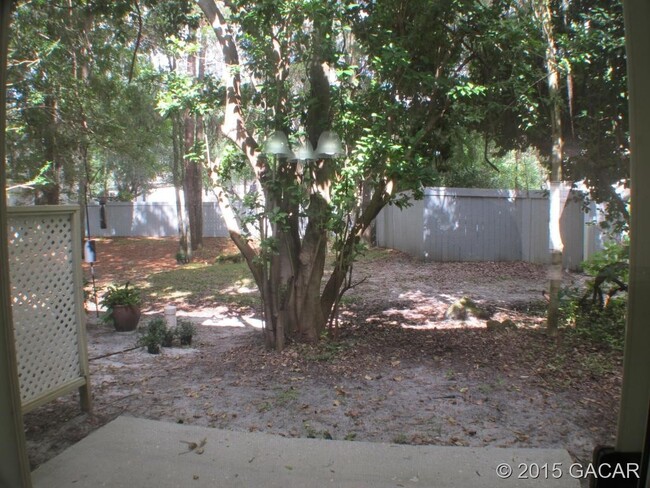 Building Photo - Spacious 2/2 Condo Avaiable now! Move in s...