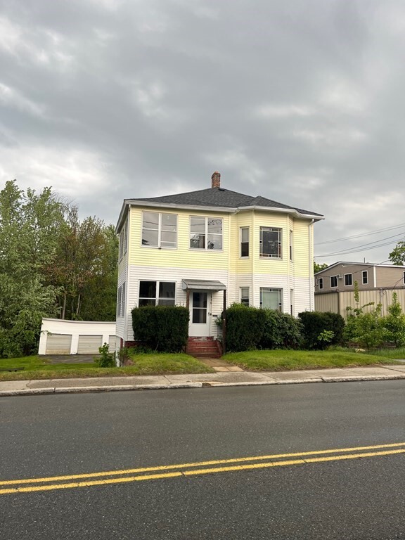Building Photo - 336 Parker St