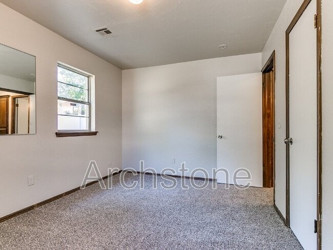 Building Photo - 5216 Coble St