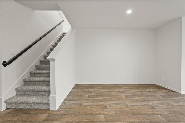 Building Photo - 30807 Khepri Ct