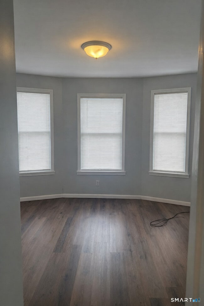 Building Photo - 1347 Pembroke St