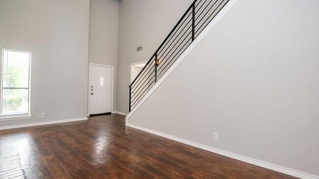 Building Photo - 5809 Hollytree-