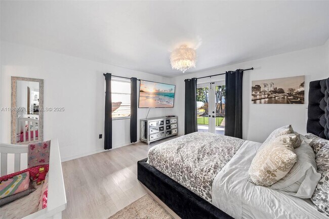 Building Photo - 840 S Shore Dr