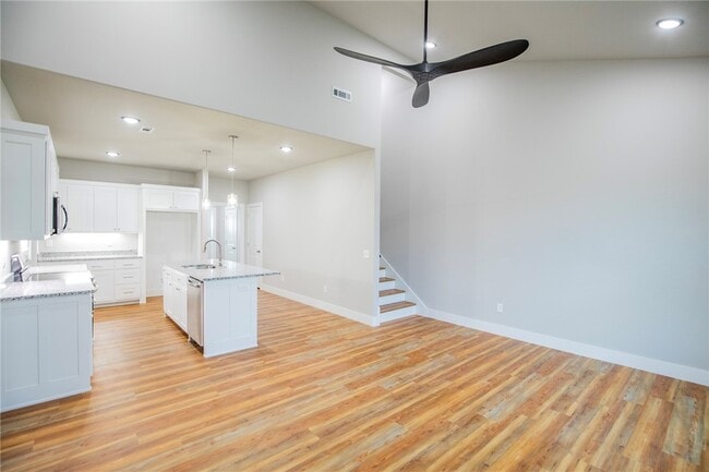 Building Photo - 1040 Seaborn Wy